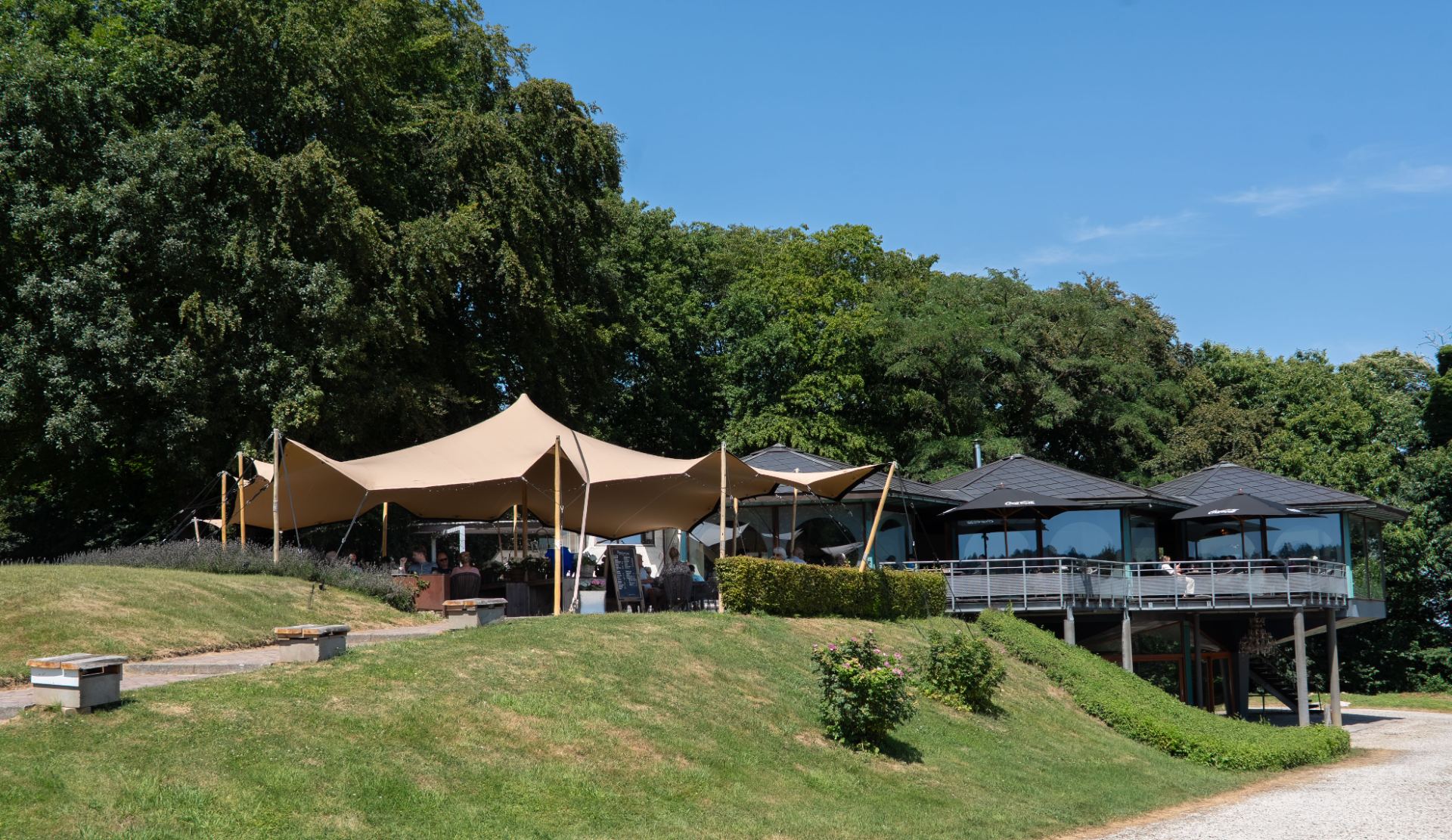 Giraffe Lodge met uitzicht over het heuvelland
