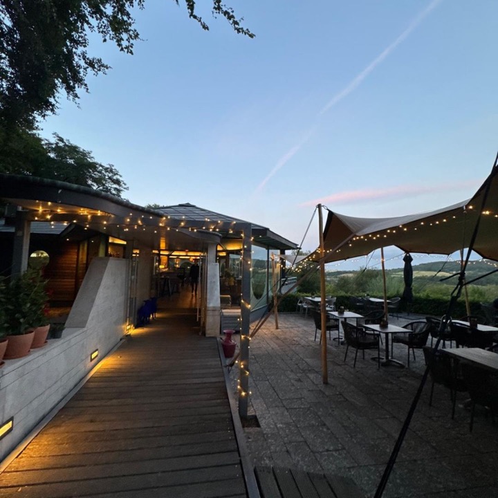 The terrace of Giraffe Lodge in the evening with fairy lights
